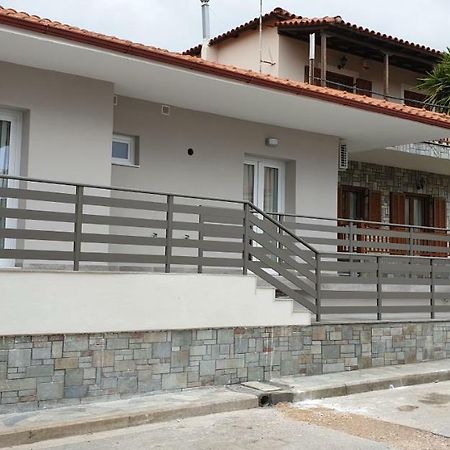 Chriselia Apartment Nea Roda Exterior photo